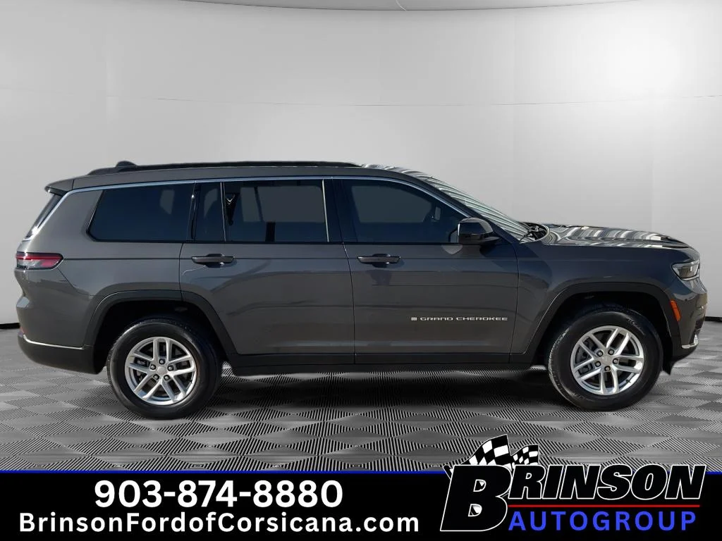 Used 2024 Baltic Gray Metallic Clearcoat Jeep Laredo X image 8
