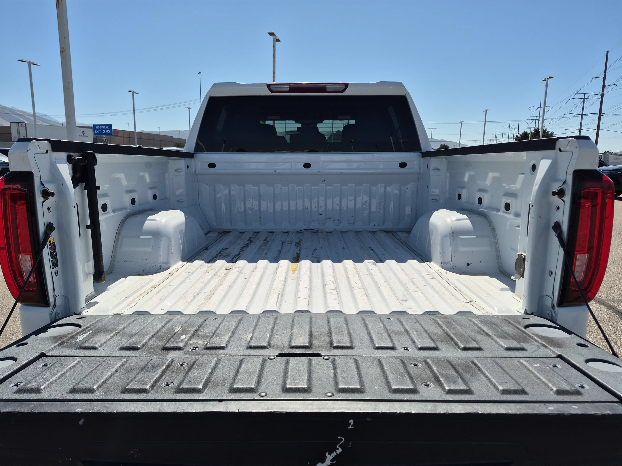 Used 2022 Summit White GMC SLT image 28