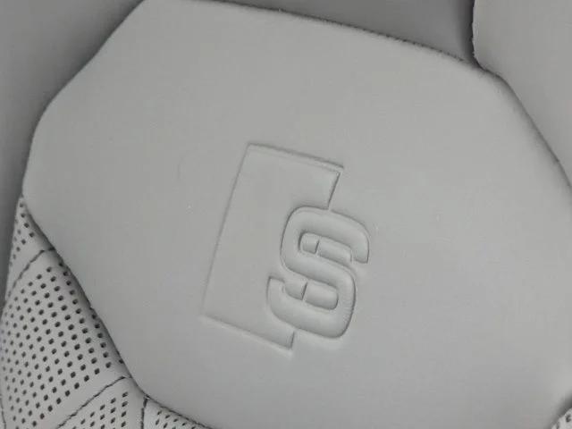 Used 2022 Gray Audi 4.0T Prestige image 25