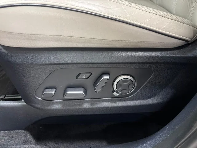 Used 2023 Black Hyundai Calligraphy image 10