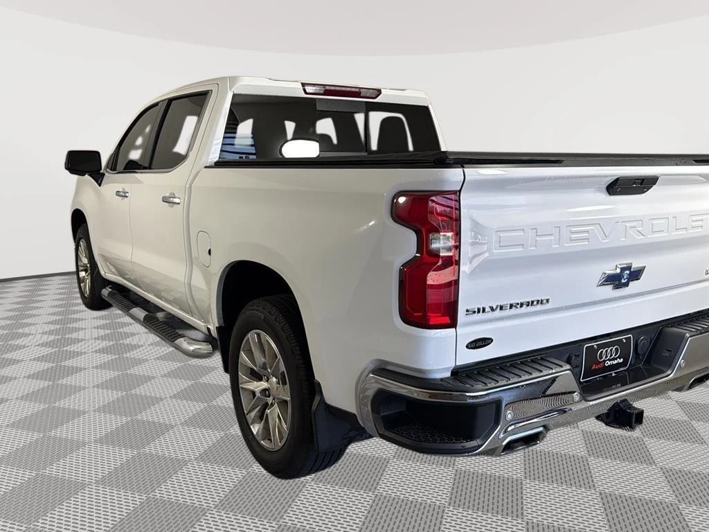 Used 2019 Summit White Chevrolet LTZ image 5
