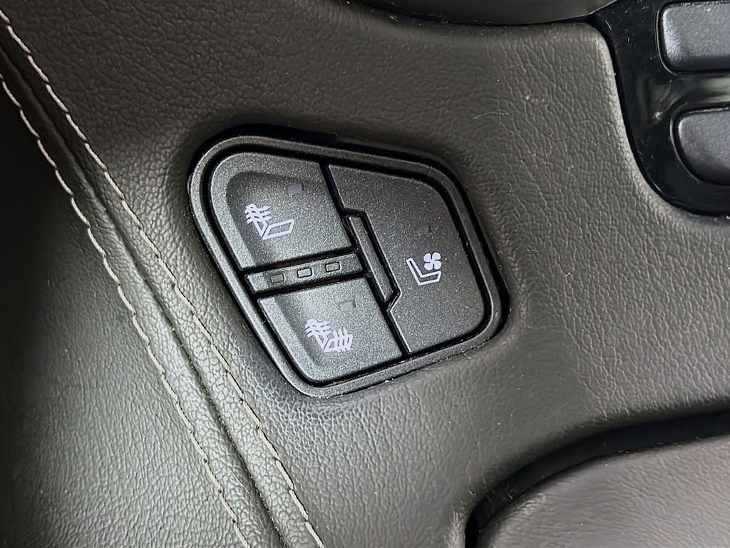 Used 2017 Black Chevrolet Premier image 21