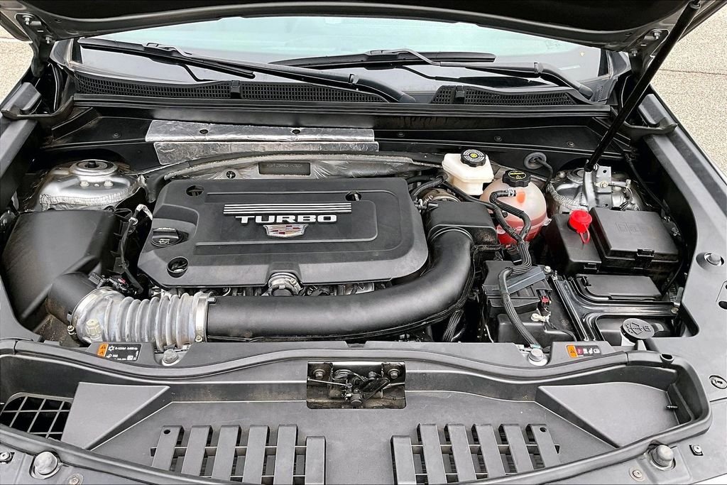 Used 2025 Silver Cadillac Premium Luxury image 9