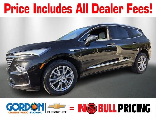 2023 Buick Enclave Essence's photo