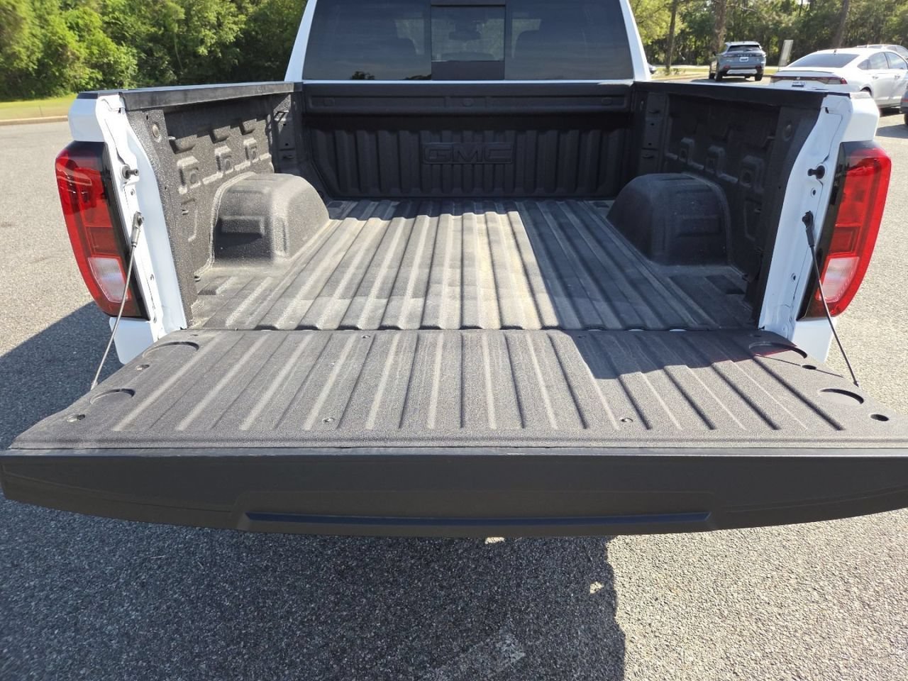 New 2026 Summit White GMC Elevation image 21