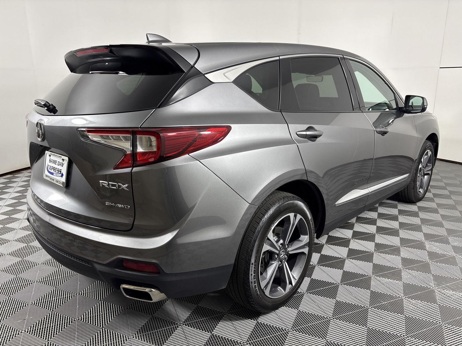 Used 2024 Liquid Carbon Metallic Acura w/Advance Package image 26