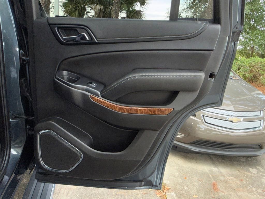 Used 2019 SHADOW GRAY METALLIC Chevrolet Premier image 22