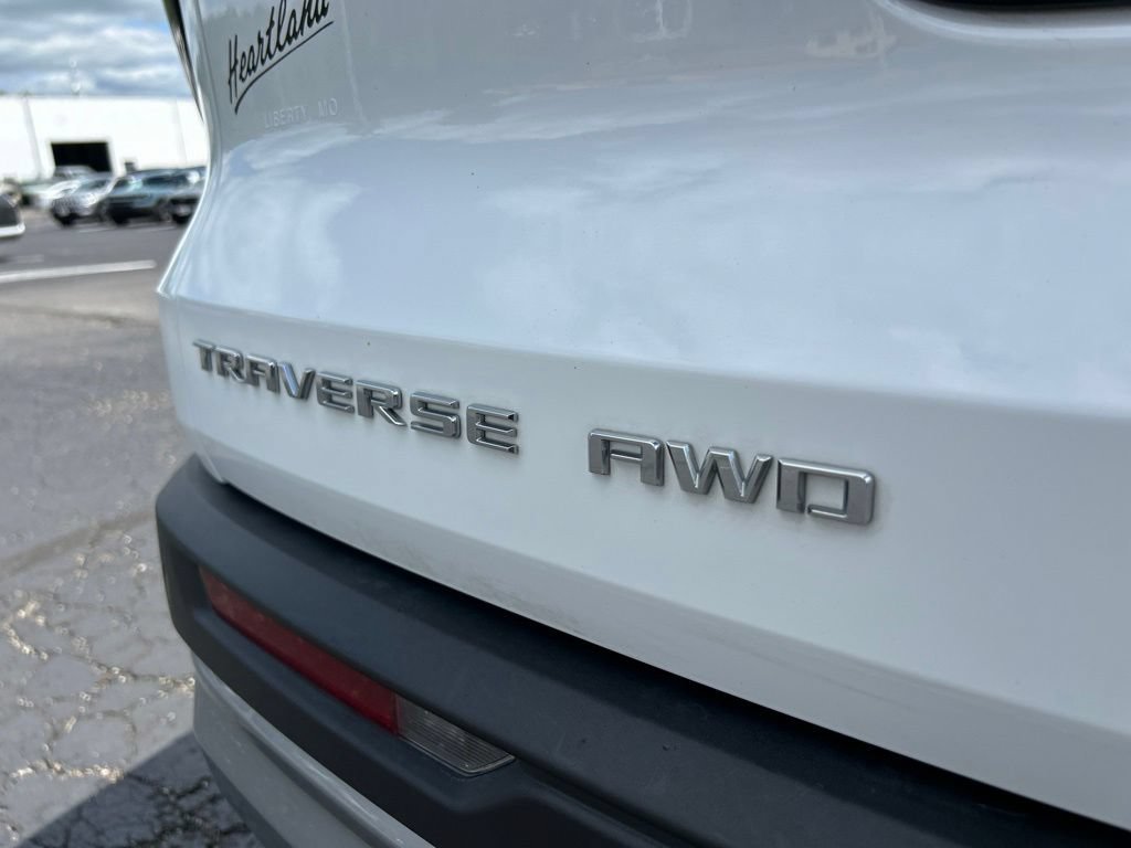 Used 2025 Summit White Chevrolet LT image 12