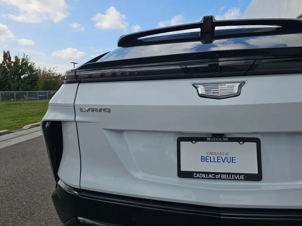 New 2027 Vibrant White Tricoat Cadillac Signature Sport image 16
