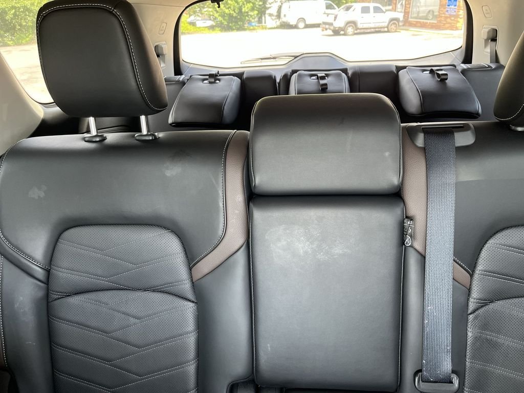 Used 2025 Gray Nissan Platinum image 26
