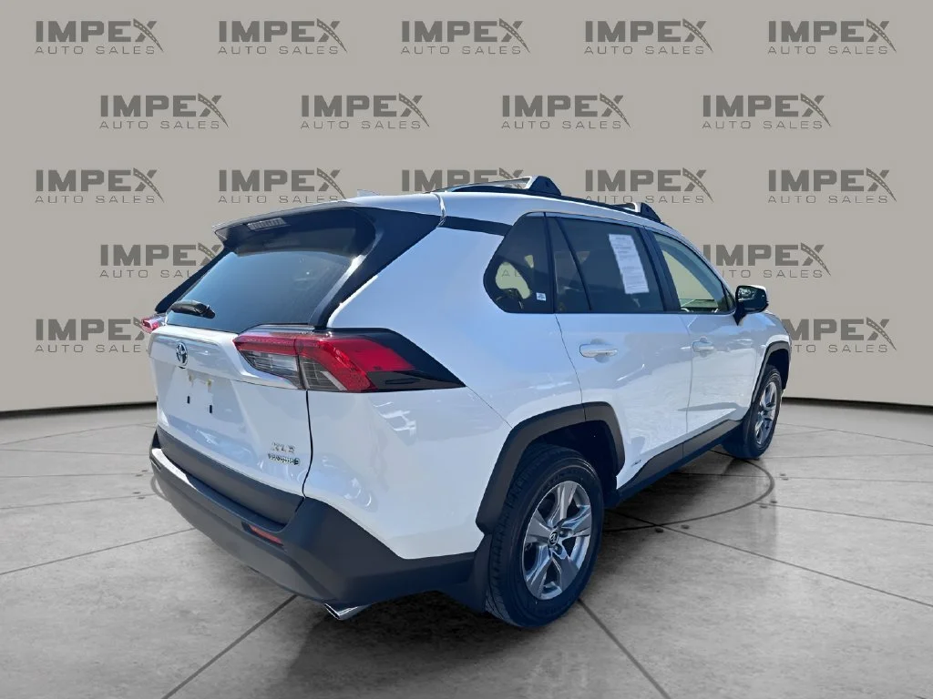 Used 2024 White Toyota XLE image 5