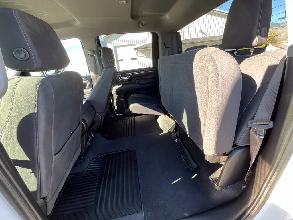 Used 2025 Summit White Chevrolet LT image 16