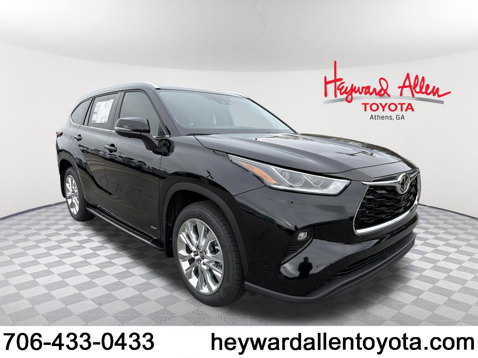 2026 Toyota Highlander Hybrid Limited AWD's photo