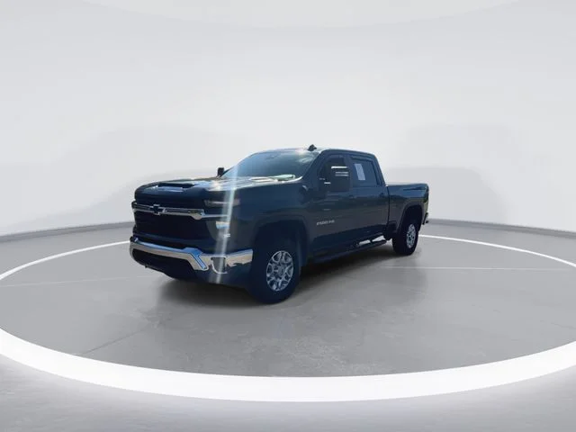 Used 2025 Gray Chevrolet LT image 8