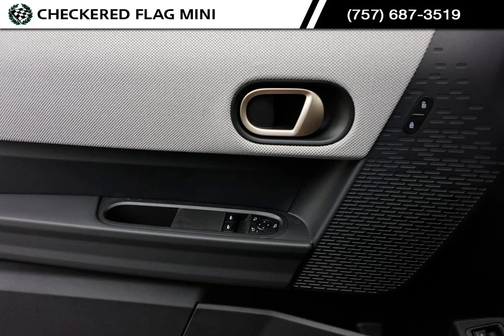 Used 2025 Midnight Black II MINI Signature image 14