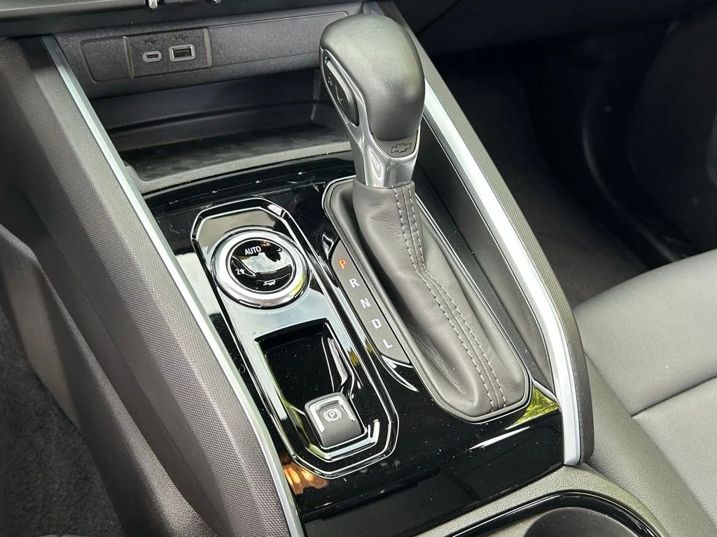 Used 2025 Gray Chevrolet LT image 26