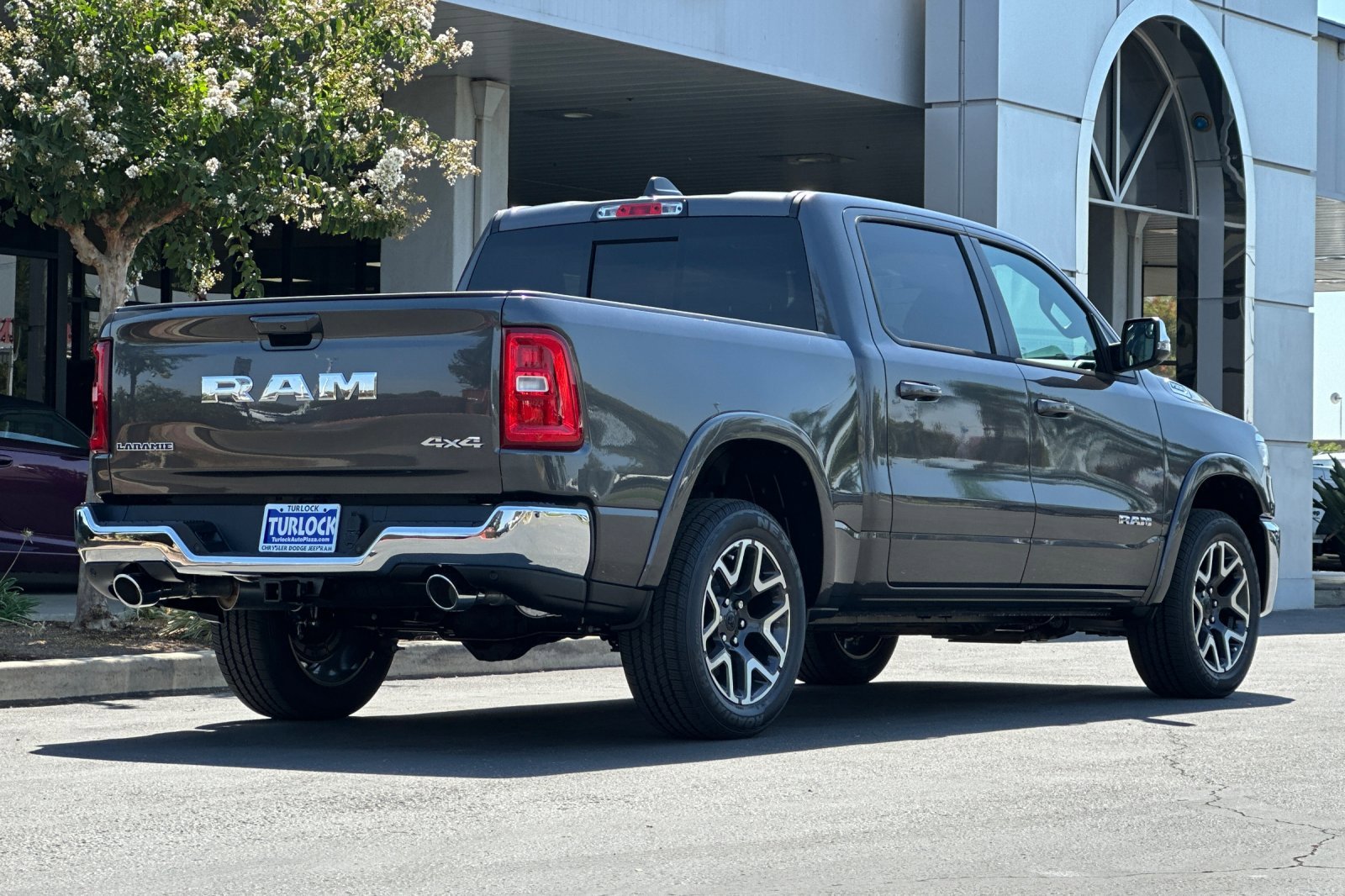 View vehicle photo 4