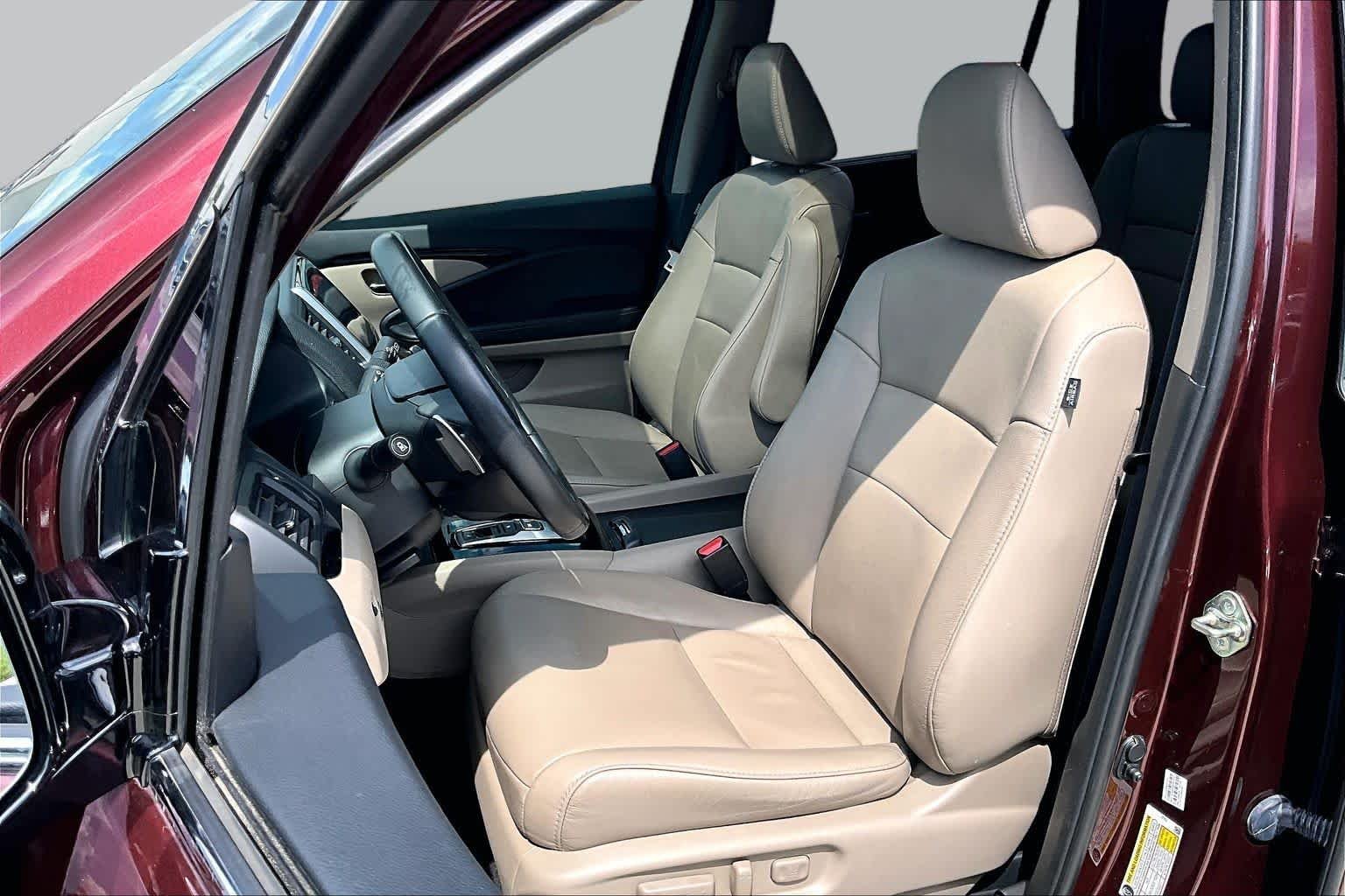 Used 2018 Deep Scarlet Pearl Honda Touring image 8