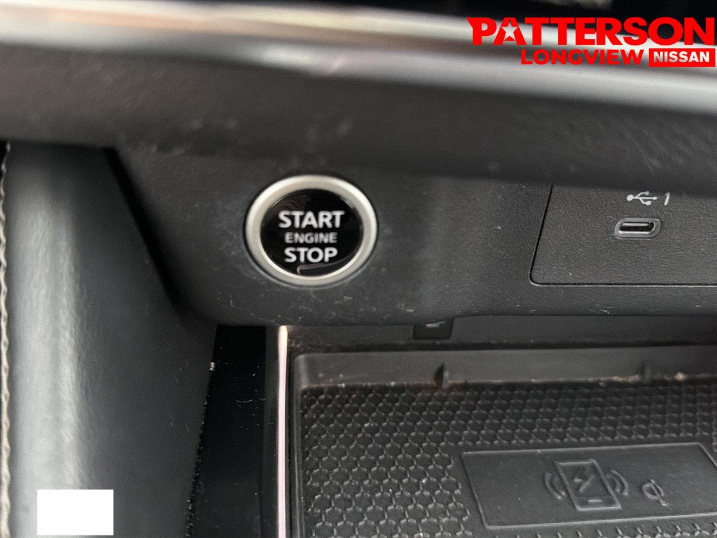 Used 2023 Champagne Silver Metallic Nissan Platinum image 12