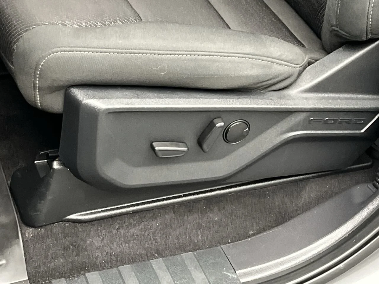 Used 2024 Gray Ford XLT image 13
