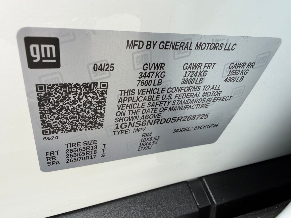 Used 2025 White Chevrolet LT image 32