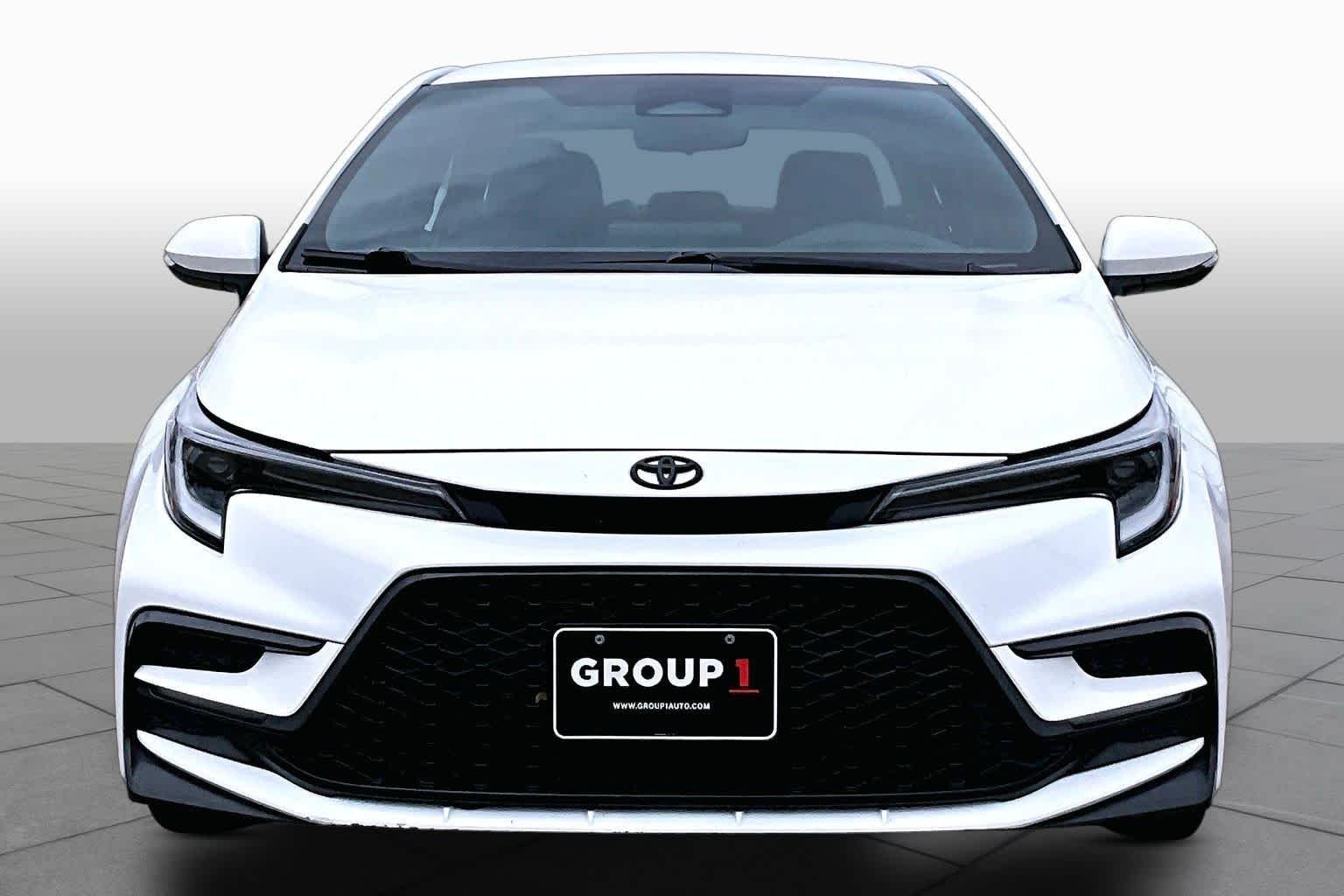 Used 2024 Ice Cap Toyota SE image 4
