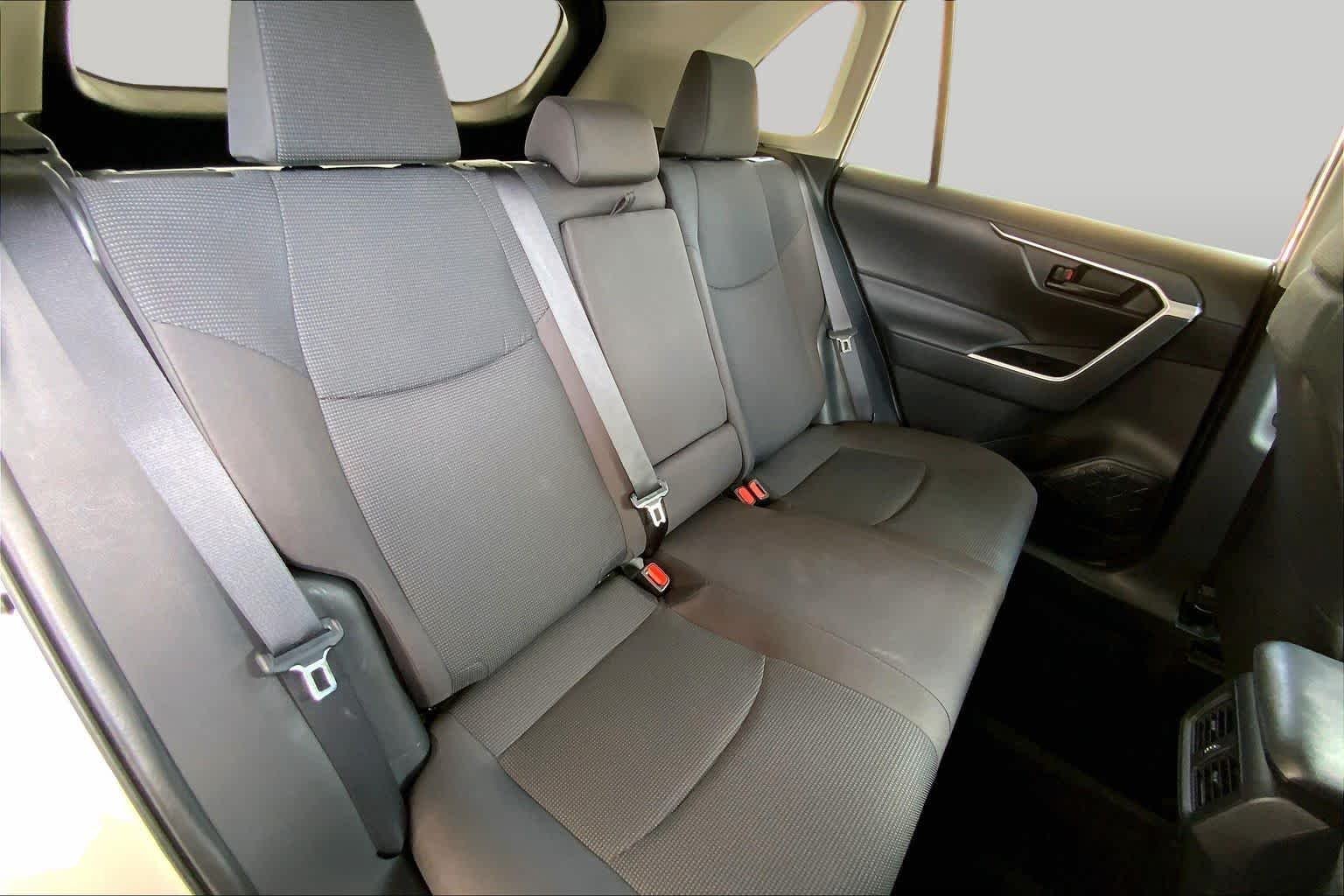Used 2025 Ice Cap Toyota LE image 20