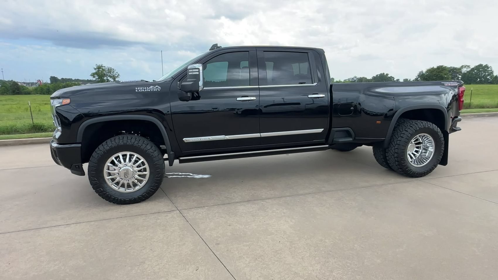 New 2026 Black Chevrolet High Country image 4