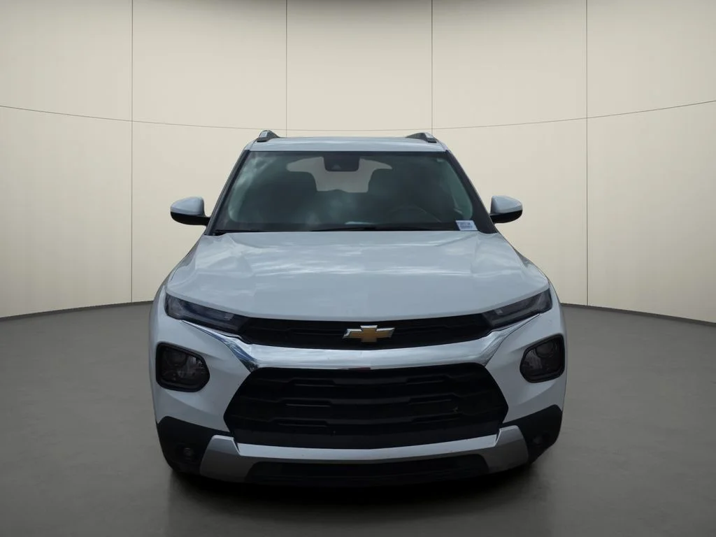 Used 2023 White Chevrolet LT image 2