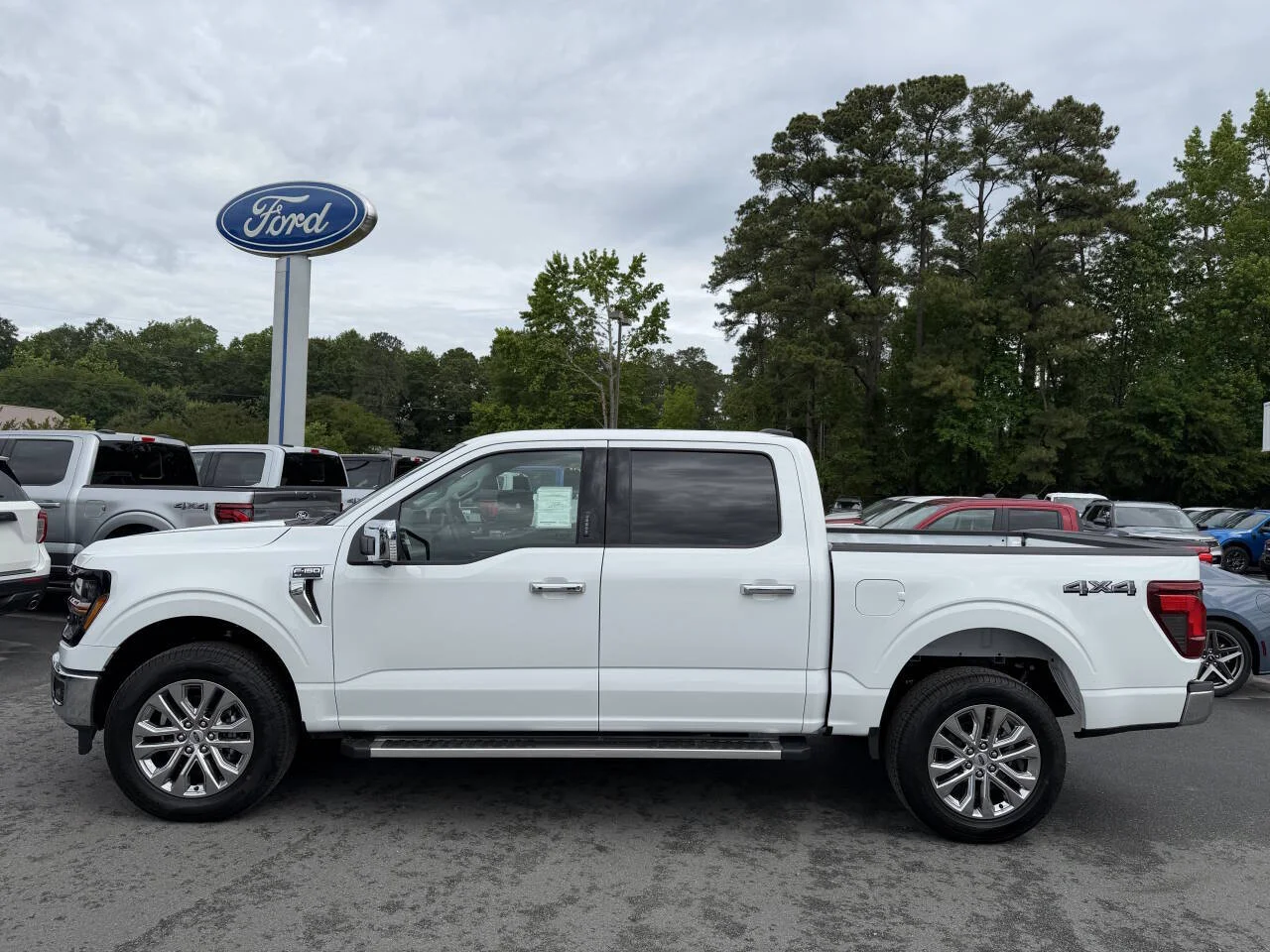 New 2026 Oxford White Ford XLT image 22