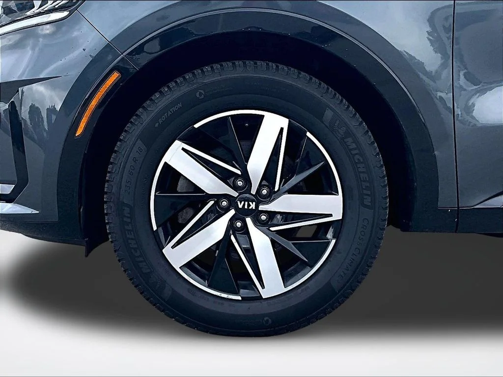 Used 2021 Gray Kia S image 10