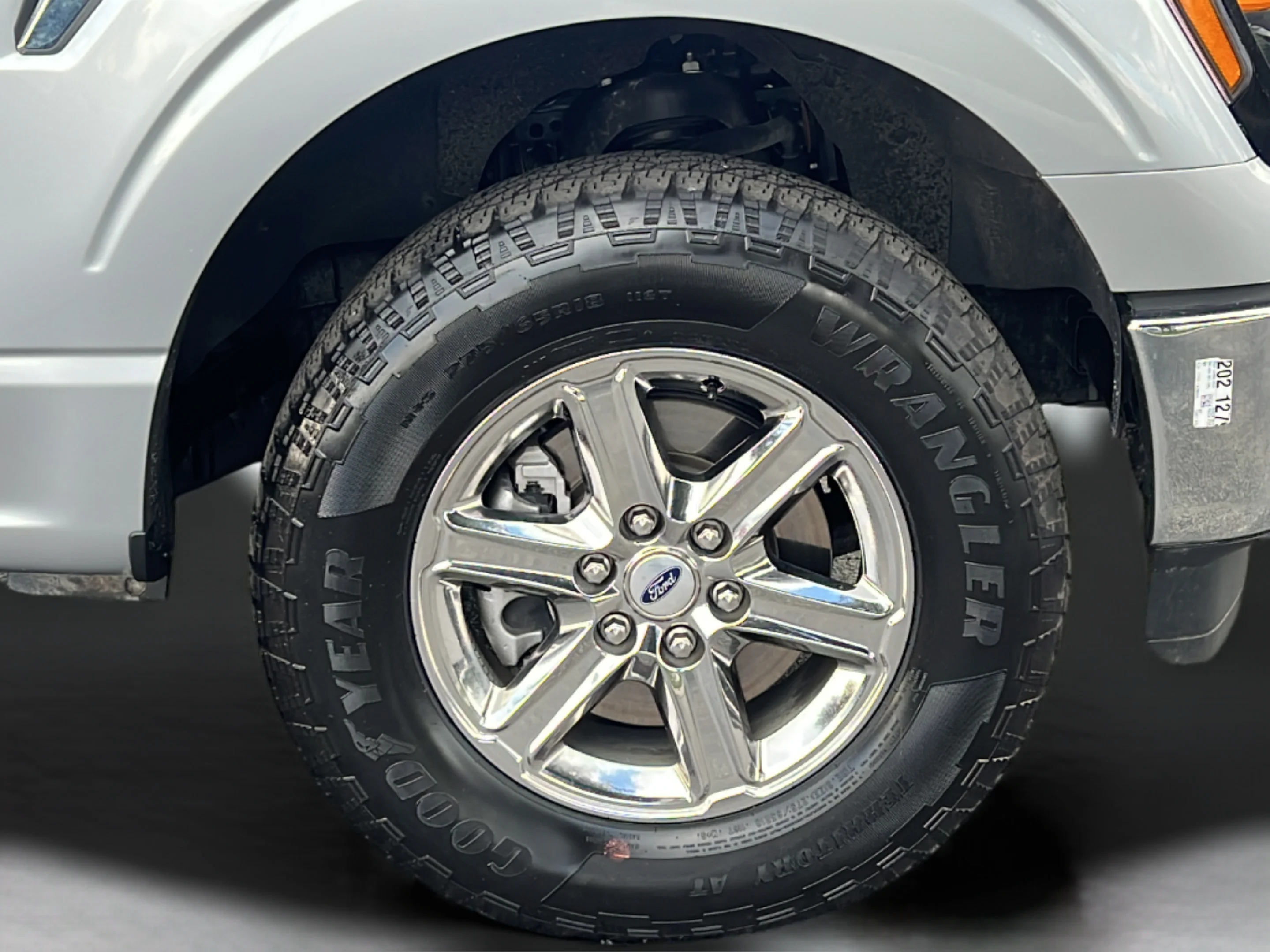 Used 2025 Silver Metallic Ford XLT image 10