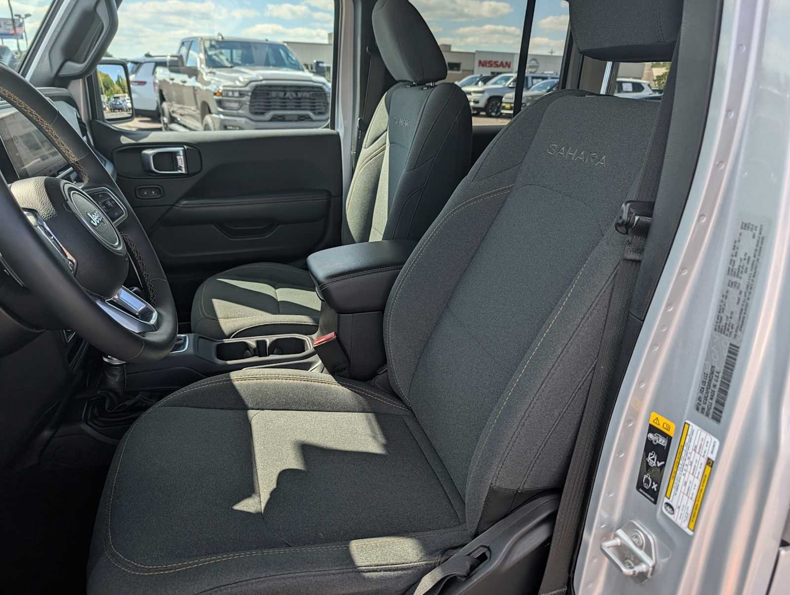 Used 2024 Silver Zynith Clearcoat Jeep Sahara image 9