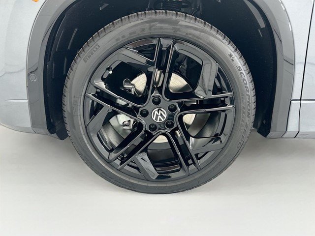 New 2026 Platinum Gray Metallic Volkswagen 2.0T SE R-Line Black image 28