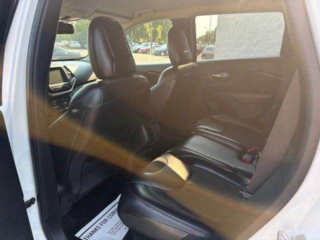 Used 2016 Bright White Clearcoat Jeep Trailhawk image 15