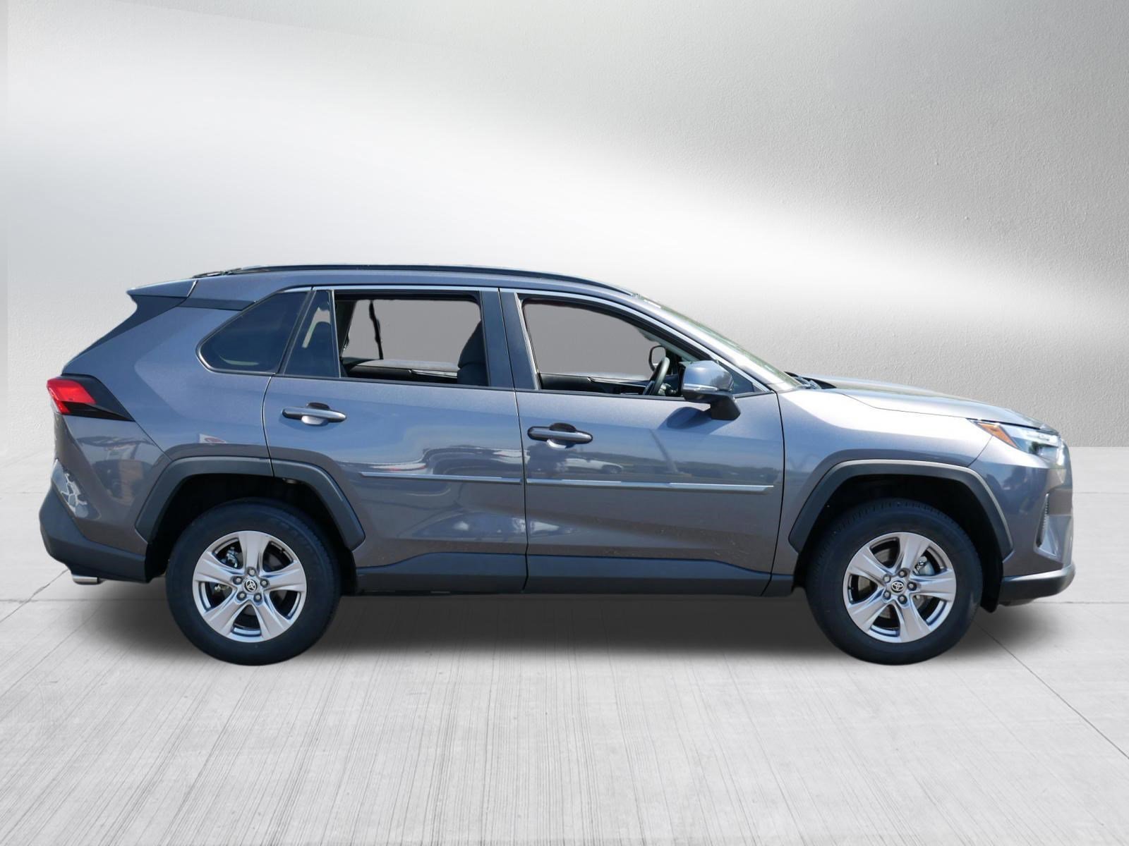 Used 2022 MAGNETIC GRAY M Toyota XLE image 8