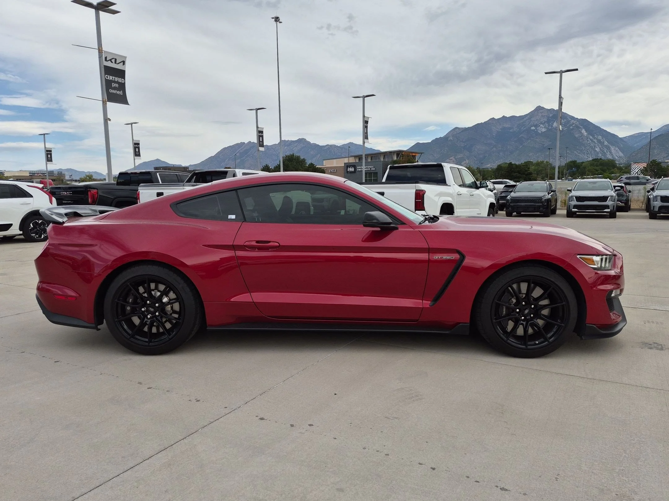 Used 2020 Rapid Red Metallic Tinted Clearcoat Ford Shelby GT350 image 6