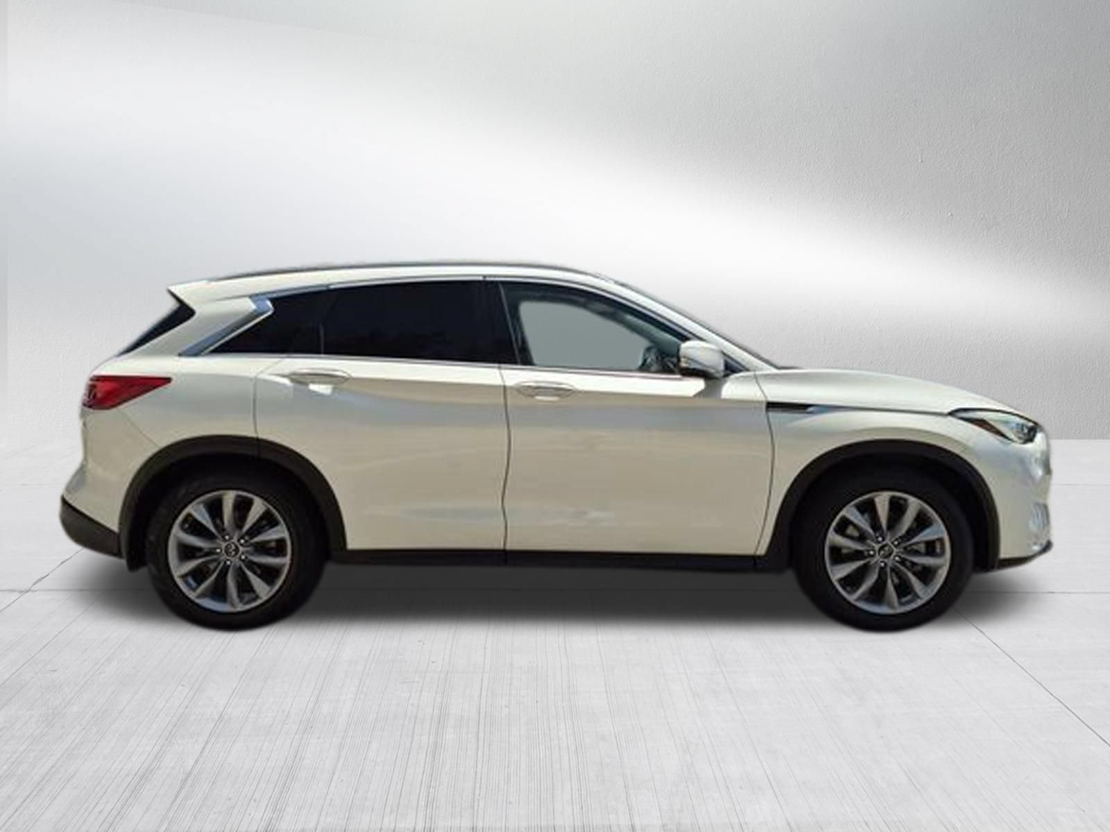 Certified Used 2020 Majestic White INFINITI LUXE image 6