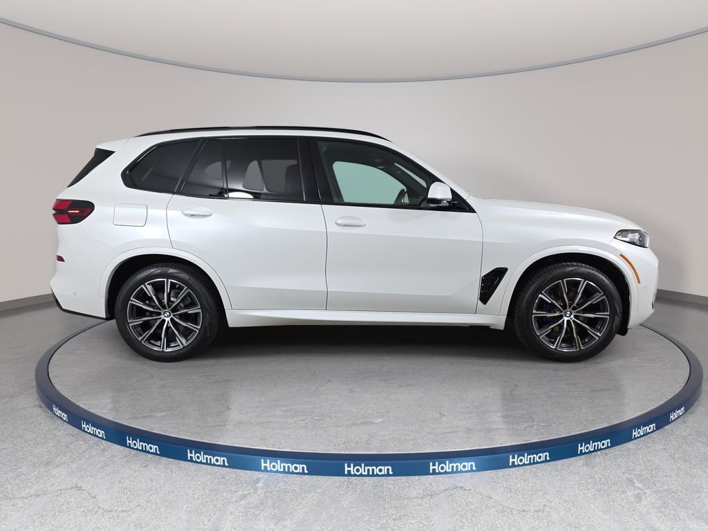 New 2026 Mineral White Metallic BMW xDrive40i image 4