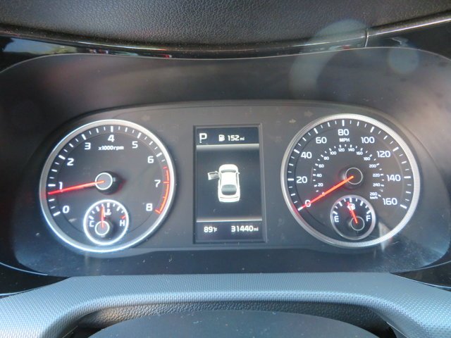 Used 2022 Glacial White Pearl Kia LX image 31