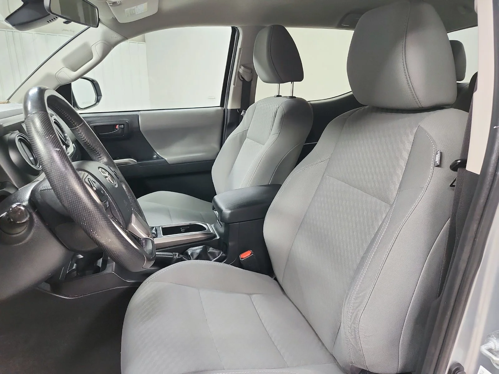 Used 2022 Silver Toyota SR5 image 18