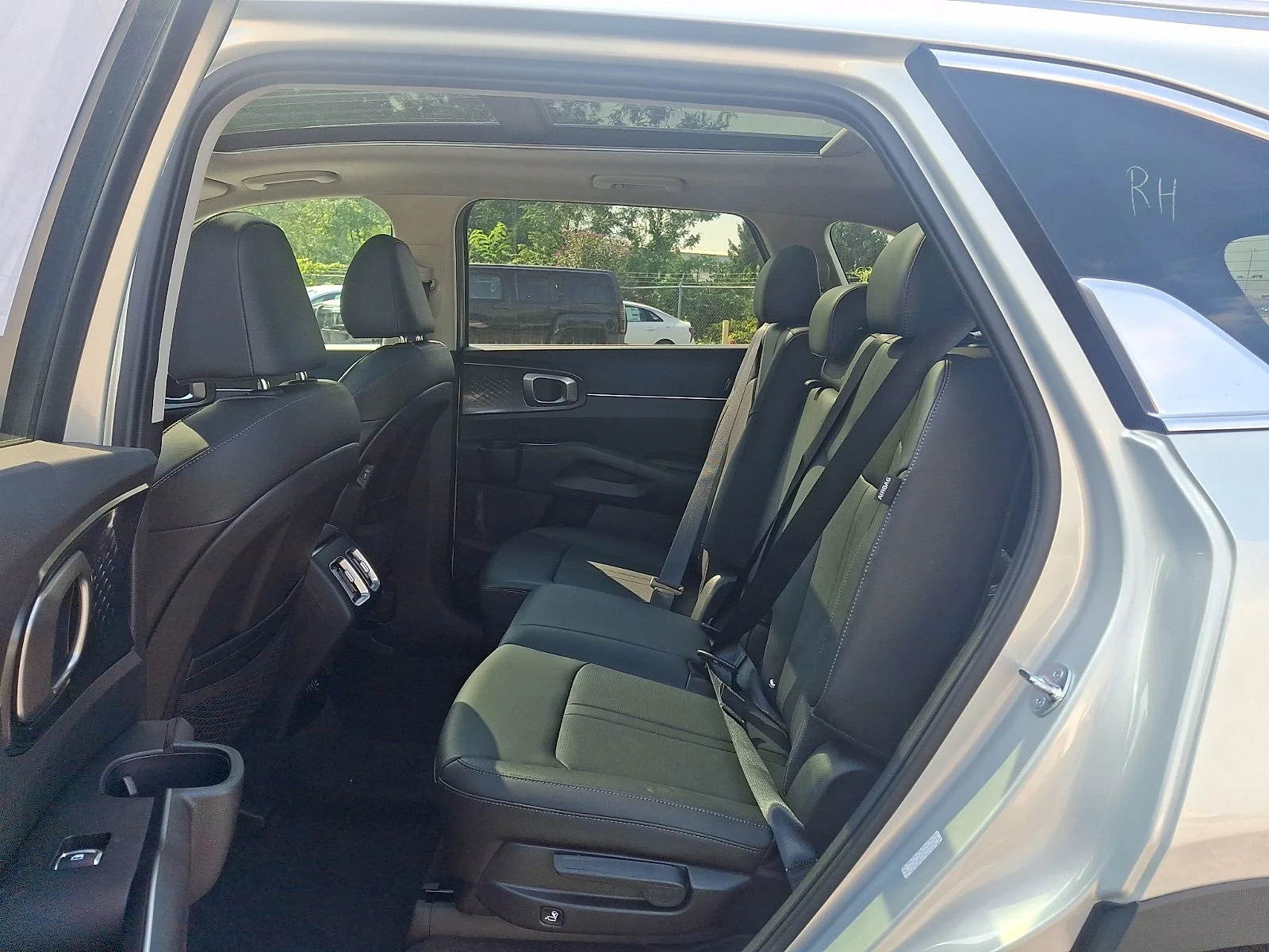 New 2026 Silver Kia S image 9