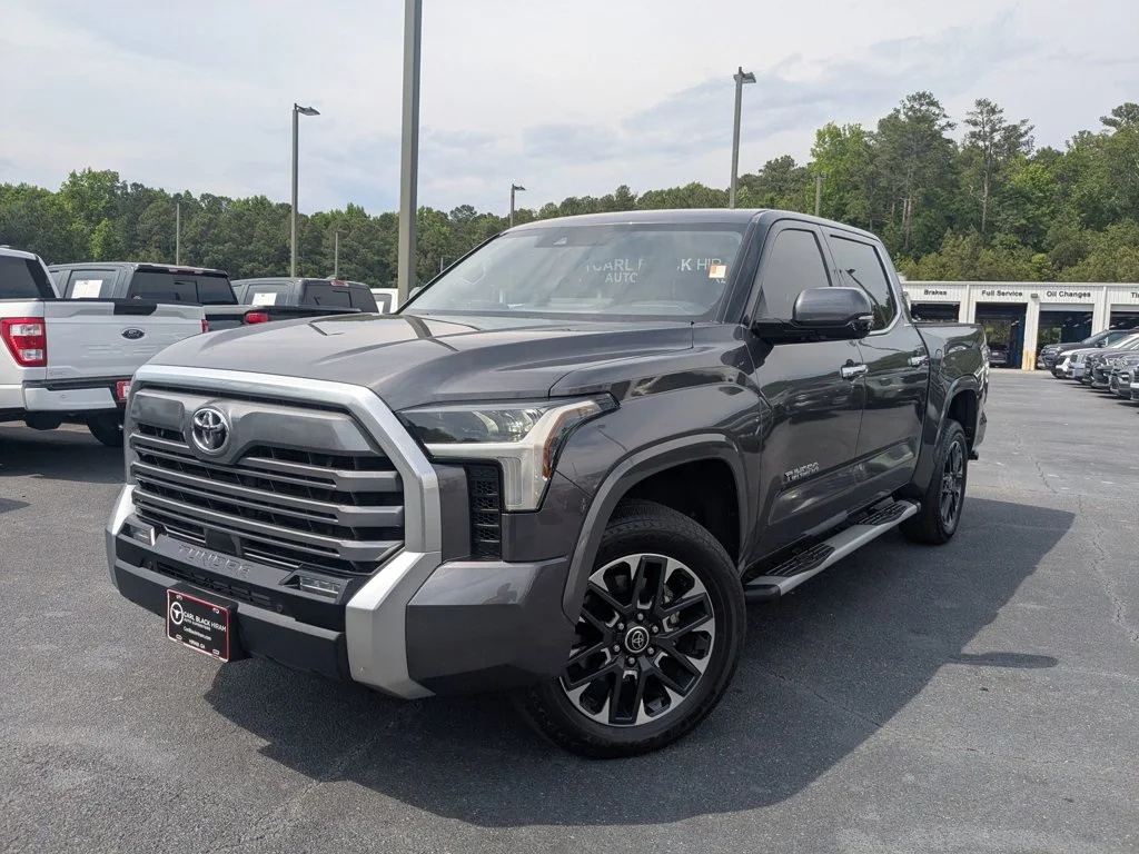 Used 2023  Toyota Limited image 1