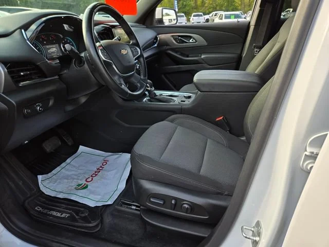 Used 2023 SUMMIT WHITE Chevrolet LT Cloth image 10
