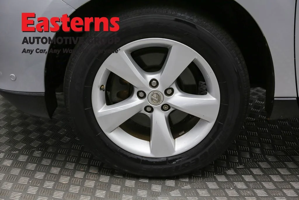 Used 2015 Silver Lexus 350 image 36