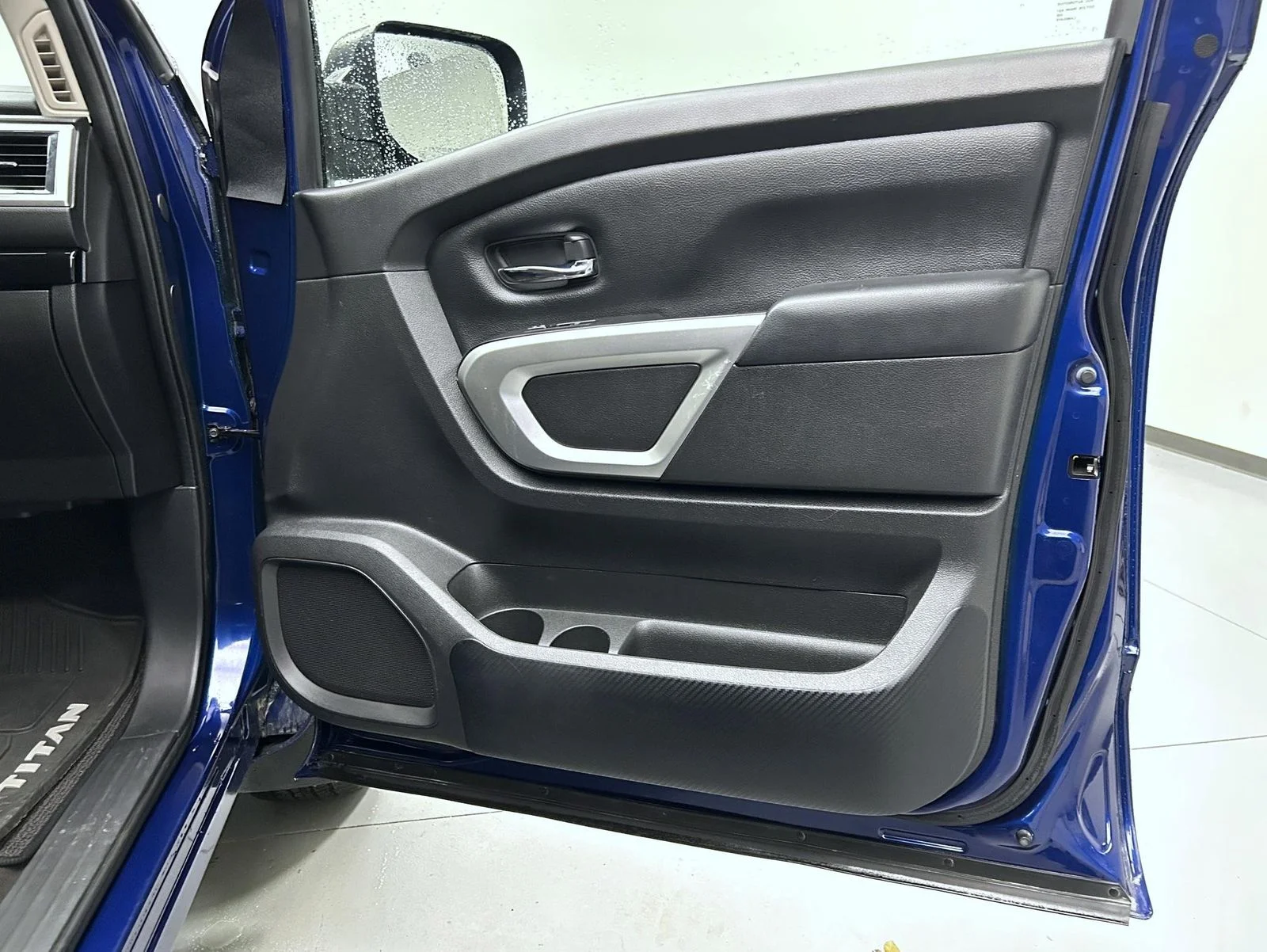 Used 2021 Blue Nissan SV image 16
