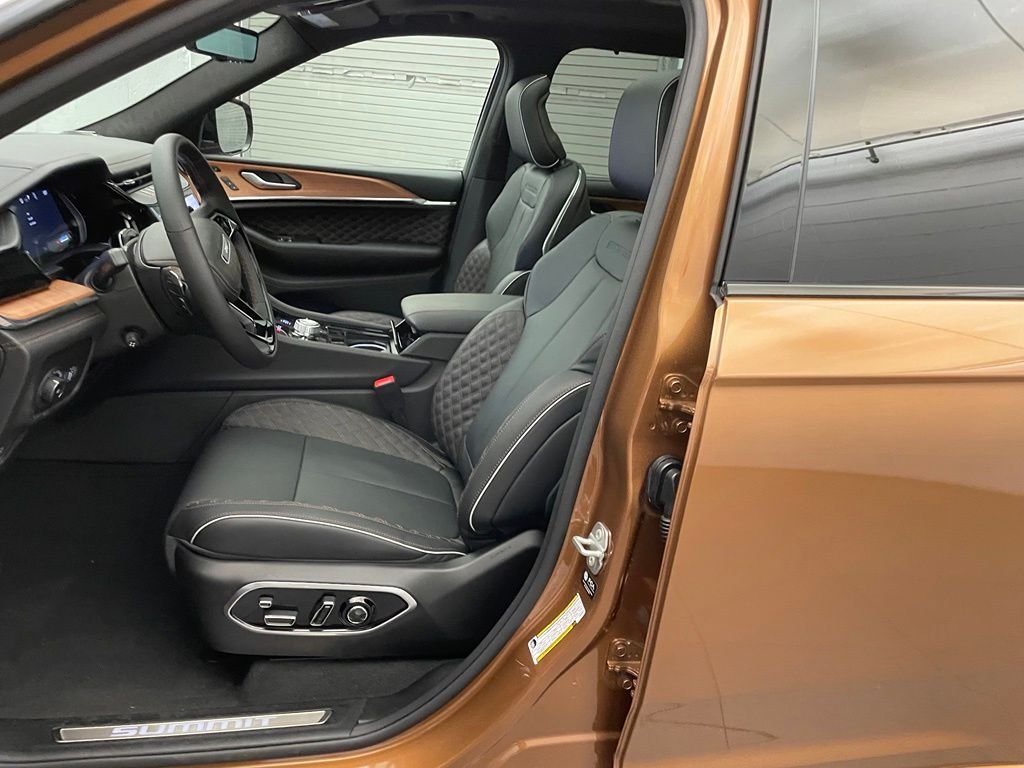 New 2026 Copper Shino Metallic Clear-Coat Exterior Paint Jeep Summit image 22