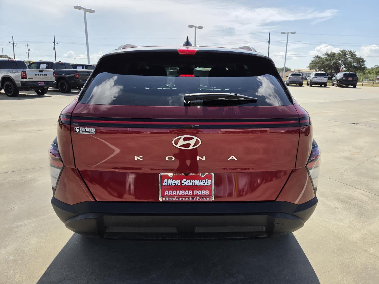 Used 2026 Ultimate Red Metallic Hyundai SEL Sport image 4