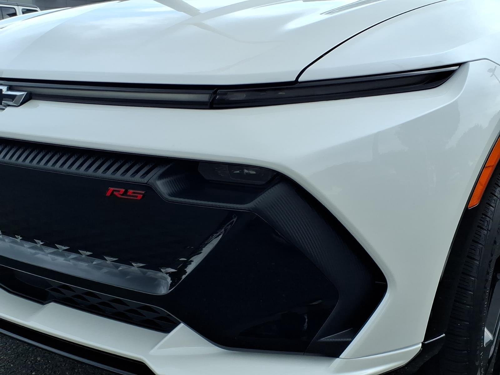 Used 2025 Iridescent Pearl Tricoat Chevrolet RS image 16