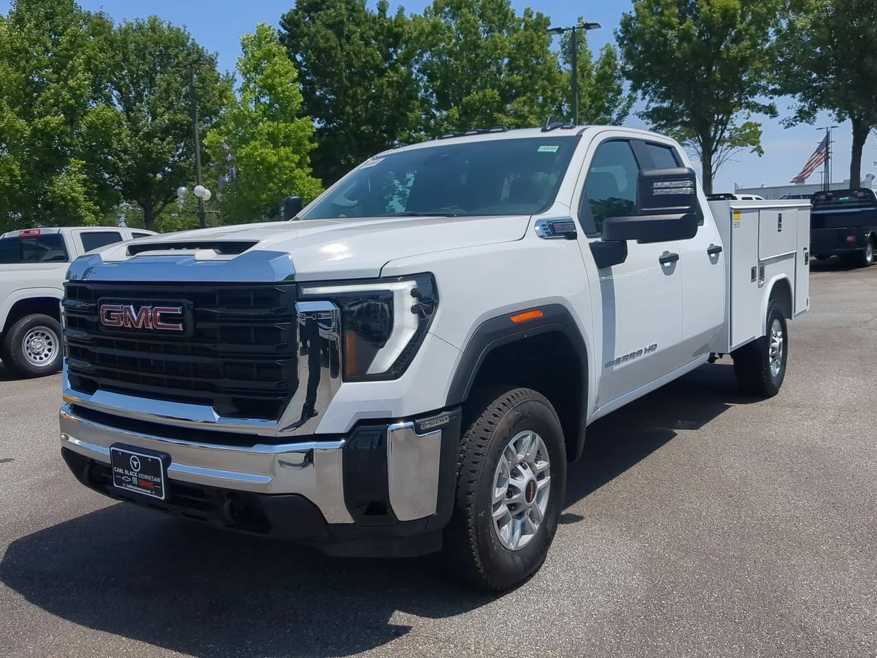 New 2026 Summit White GMC Pro image 4